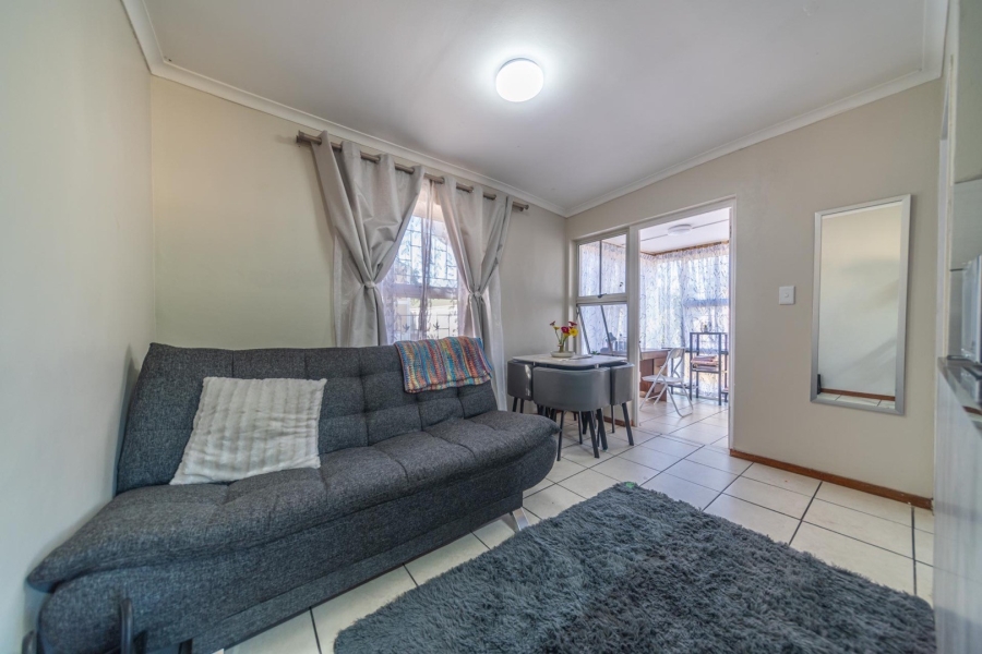 To Let 2 Bedroom Property for Rent in La Colline Western Cape